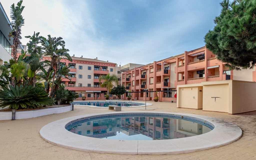 Apartment Junto A La Playa Con Piscina Y Parking *